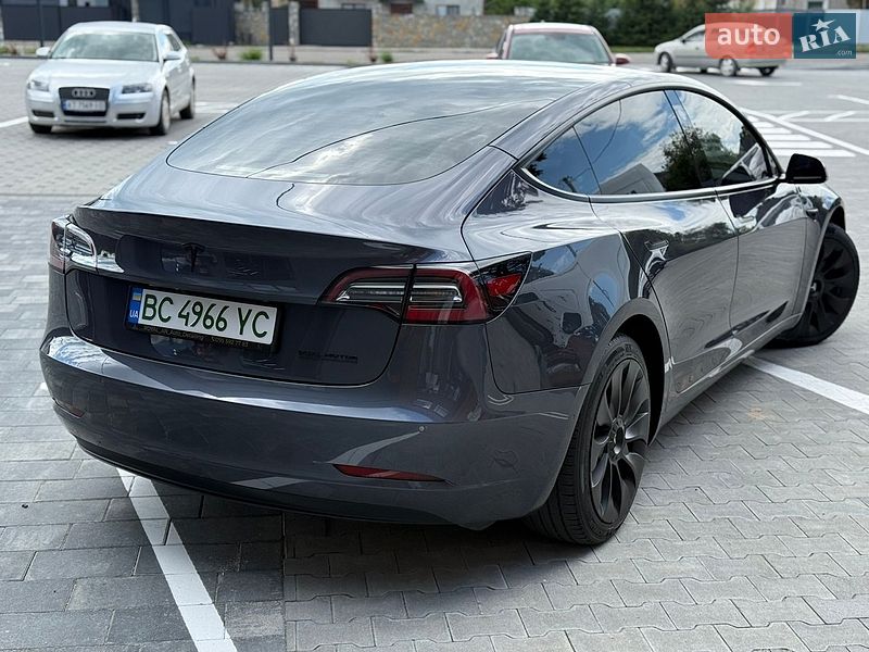 Седан Tesla Model 3 2021 в Коломые