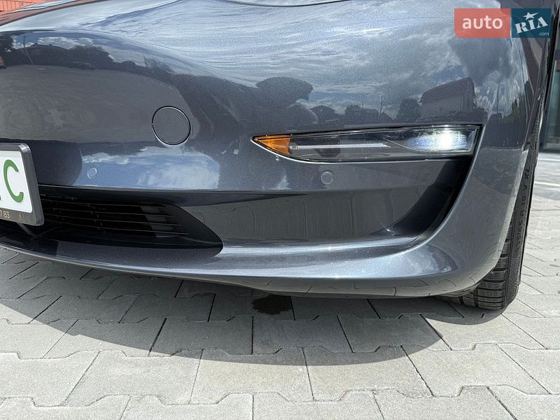 Седан Tesla Model 3 2021 в Коломые