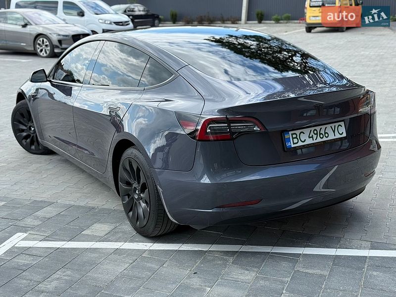 Седан Tesla Model 3 2021 в Коломые