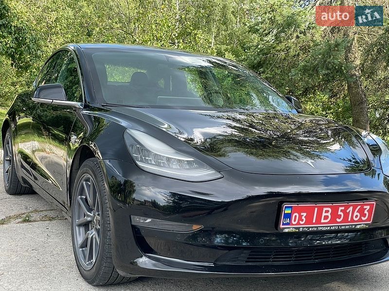 Седан Tesla Model 3 2019 в Нетешине