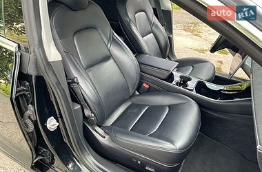 Седан Tesla Model 3 2019 в Нетешине