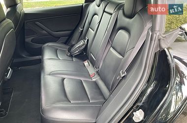 Седан Tesla Model 3 2019 в Нетешине