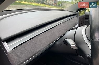 Седан Tesla Model 3 2019 в Нетешине