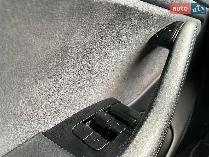 Седан Tesla Model 3 2019 в Нетешине
