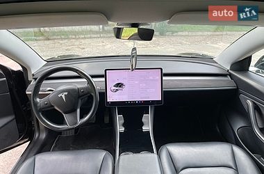 Седан Tesla Model 3 2019 в Нетешине
