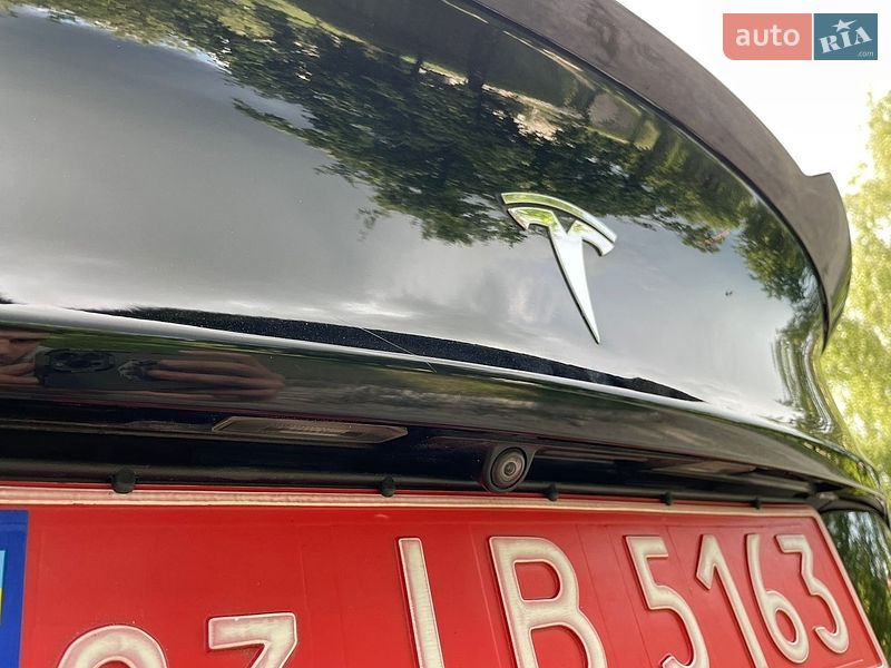 Седан Tesla Model 3 2019 в Нетешине