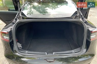 Седан Tesla Model 3 2019 в Нетешине