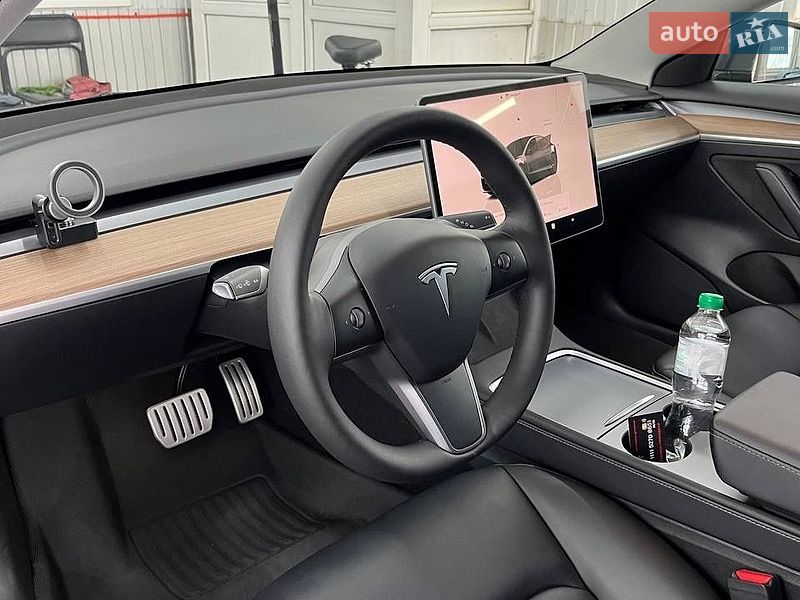 Седан Tesla Model 3 2022 в Борисполі
