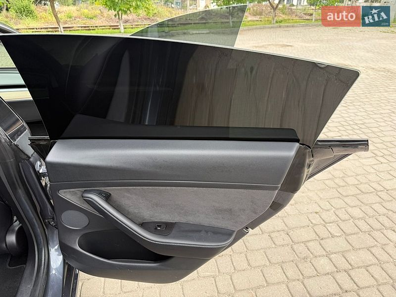 Седан Tesla Model 3 2021 в Ивано-Франковске