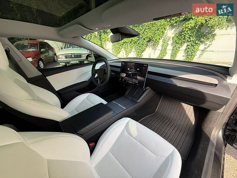 Седан Tesla Model 3 2025 в Харкові фото 6 Седан Tesla Model 3 2025 в Харкові