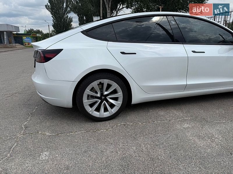 Седан Tesla Model 3 2022 в Запоріжжі