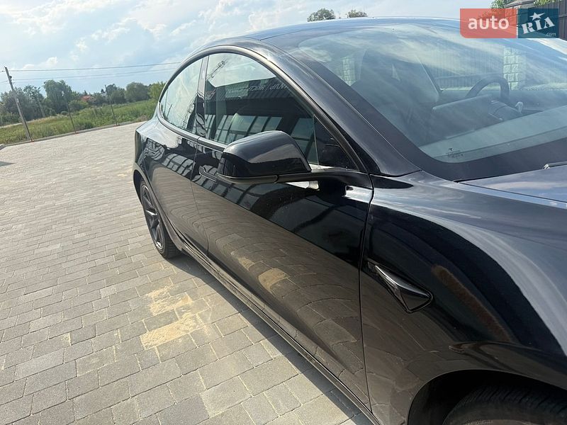 Седан Tesla Model 3 2022 в Львові