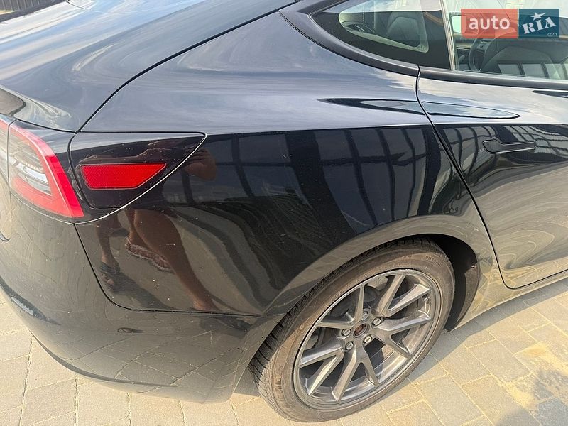 Седан Tesla Model 3 2022 в Львові