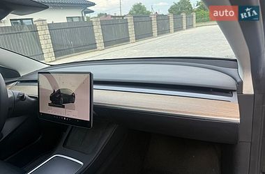 Седан Tesla Model 3 2022 в Львові