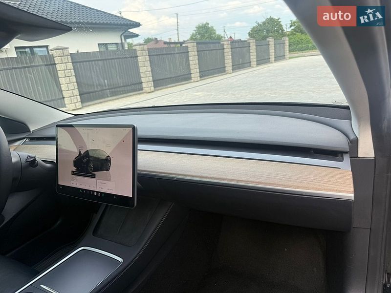 Седан Tesla Model 3 2022 в Львові