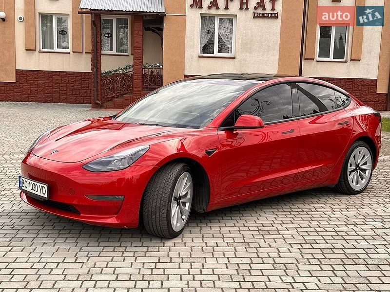 Седан Tesla Model 3 2023 в Самборе