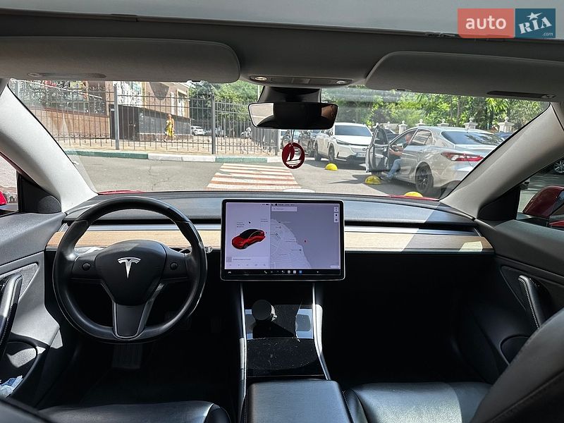Седан Tesla Model 3 2018 в Одессе