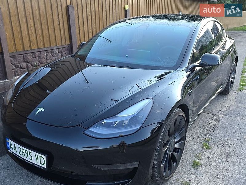 Седан Tesla Model 3 2021 в Киеве