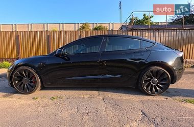 Седан Tesla Model 3 2021 в Киеве