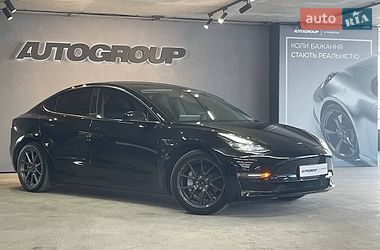 Седан Tesla Model 3 2023 в Одессе