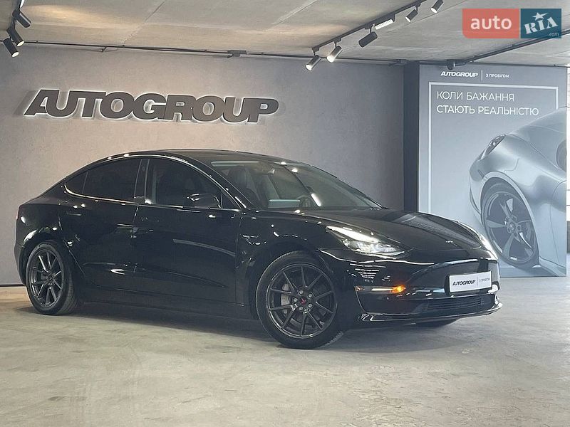 Седан Tesla Model 3 2023 в Одессе