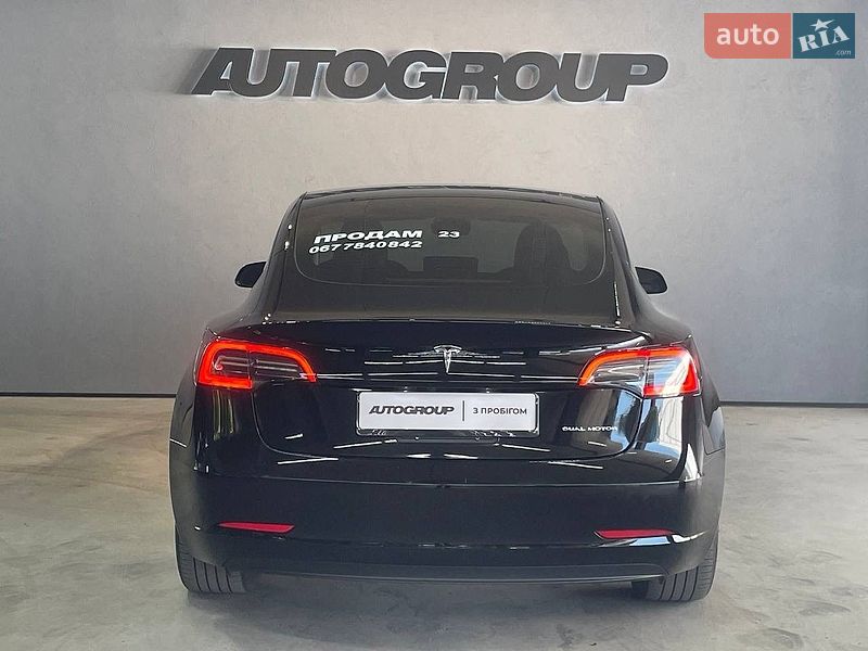Седан Tesla Model 3 2023 в Одесі