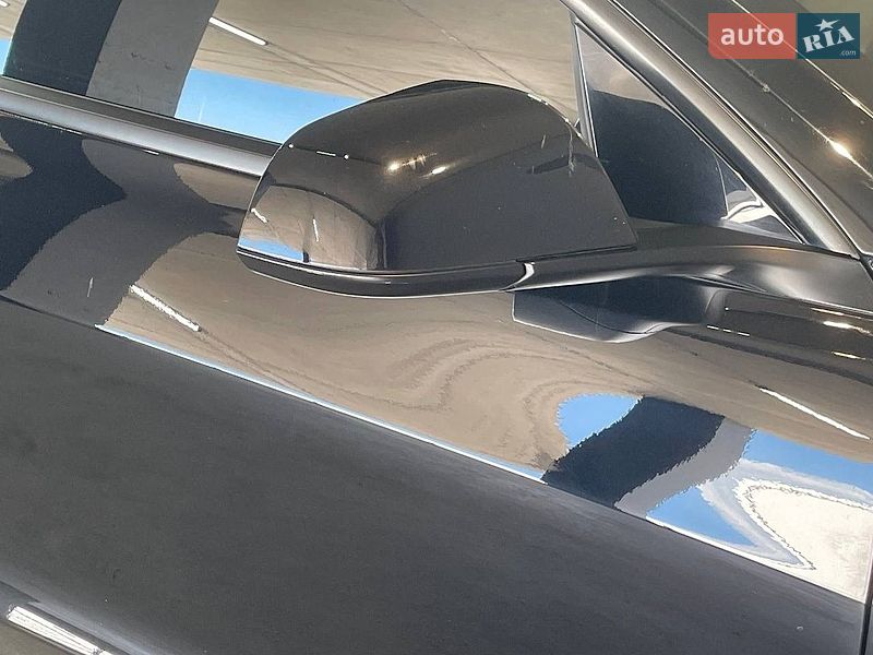 Седан Tesla Model 3 2023 в Одесі