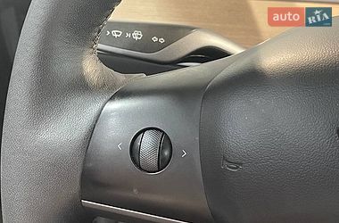 Седан Tesla Model 3 2023 в Одесі