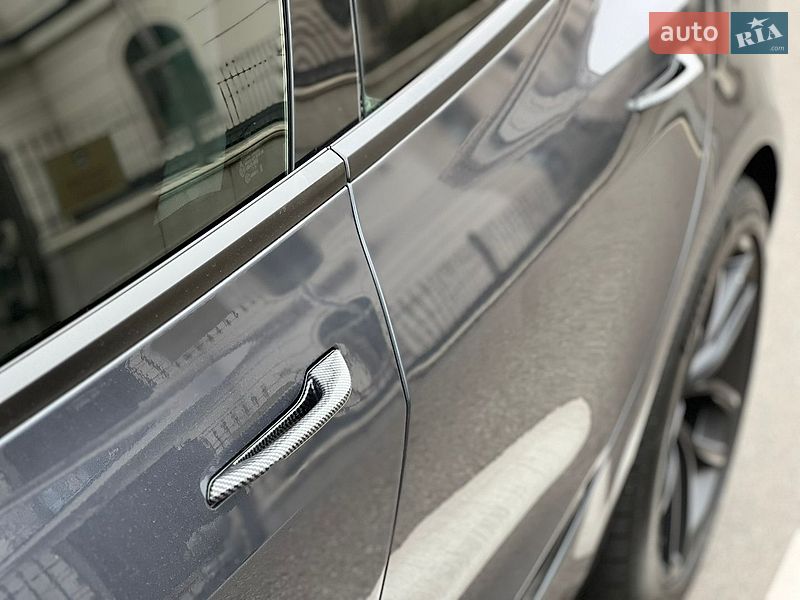 Седан Tesla Model 3 2022 в Киеве