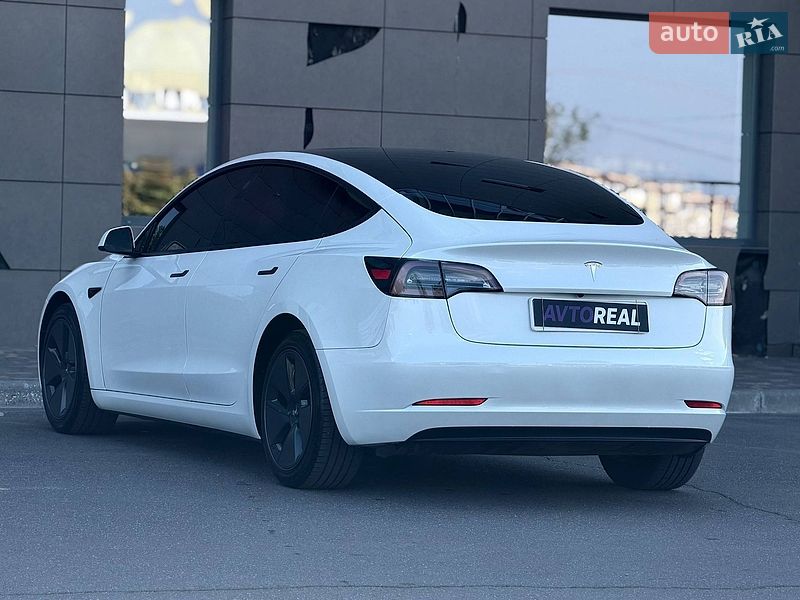 Седан Tesla Model 3 2022 в Кривом Роге