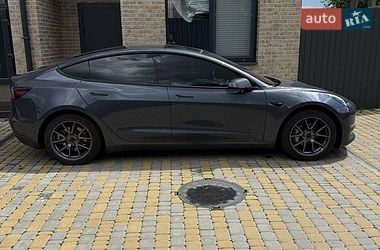 Седан Tesla Model 3 2022 в Києві
