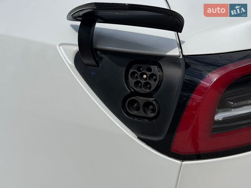 Седан Tesla Model 3 2020 в Дубно