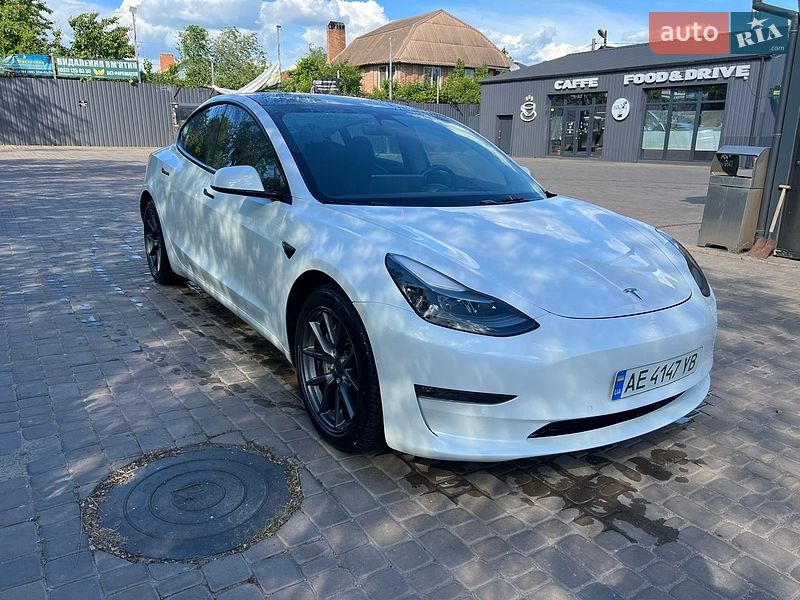 Седан Tesla Model 3 2021 в Кривом Роге