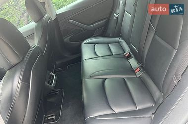 Седан Tesla Model 3 2021 в Кривом Роге