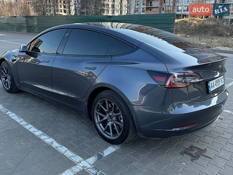 Седан Tesla Model 3 2022 в Киеве