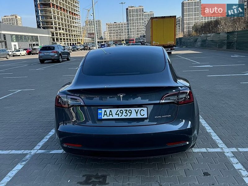 Седан Tesla Model 3 2022 в Киеве