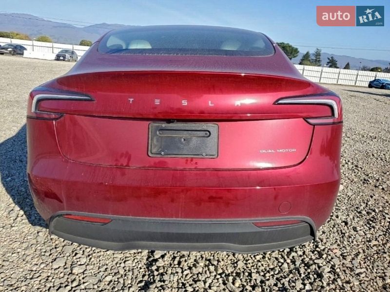 Седан Tesla Model 3 2024 в Львове