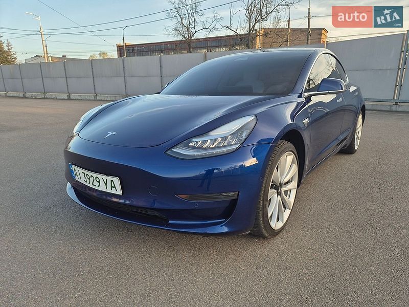 Седан Tesla Model 3 2019 в Киеве