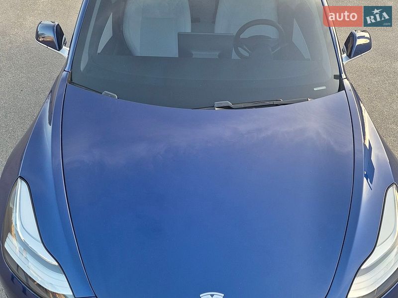 Седан Tesla Model 3 2019 в Киеве