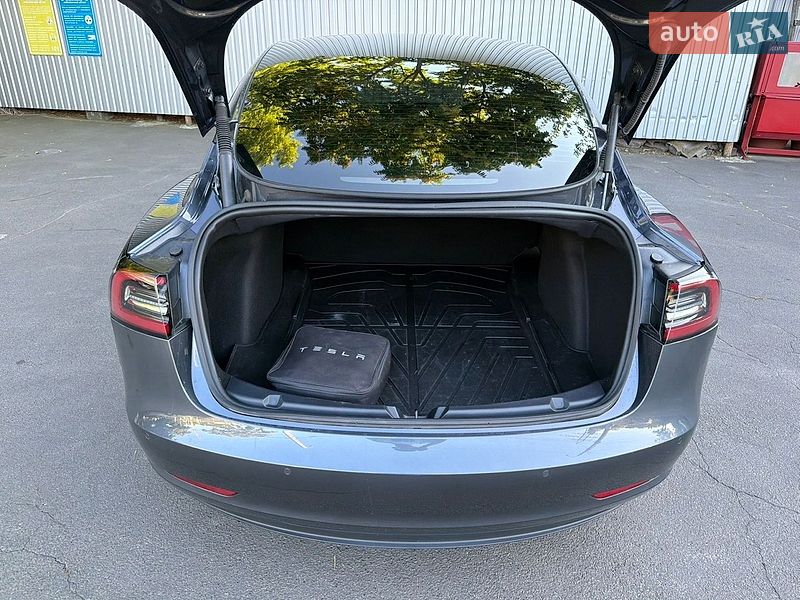 Седан Tesla Model 3 2022 в Одесі
