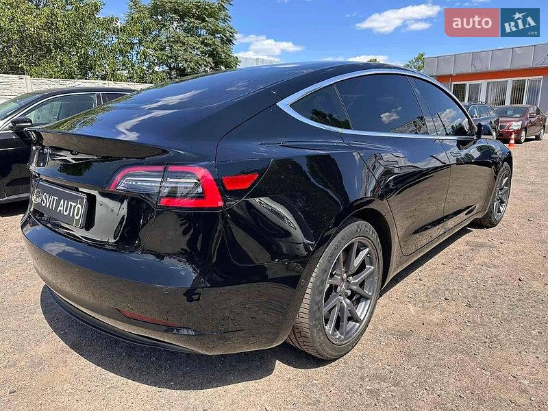 Седан Tesla Model 3 2019 в Николаеве