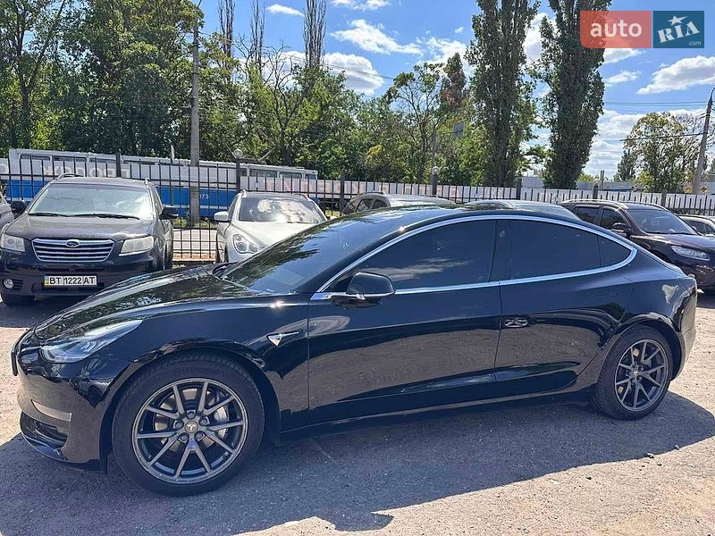 Седан Tesla Model 3 2019 в Николаеве