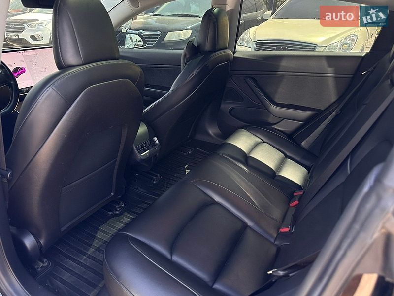 Седан Tesla Model 3 2019 в Николаеве