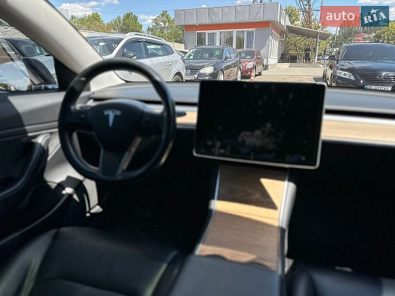 Седан Tesla Model 3 2019 в Николаеве