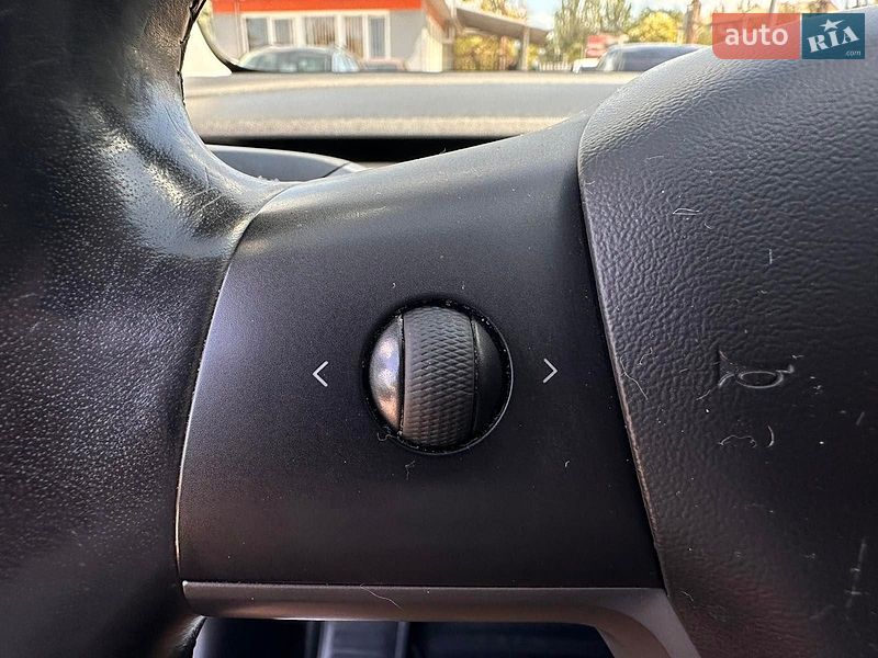 Седан Tesla Model 3 2019 в Николаеве