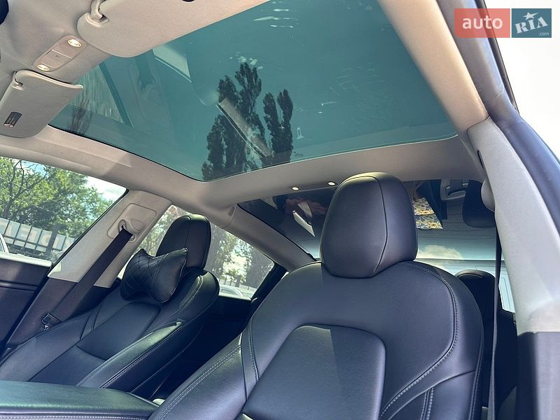 Седан Tesla Model 3 2019 в Николаеве