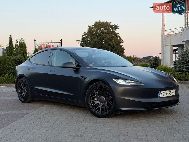 Седан Tesla Model 3 2024 в Снятине Седан Tesla Model 3 2024 в Снятине