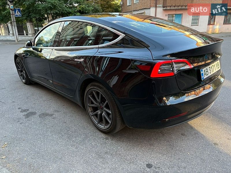 Седан Tesla Model 3 2020 в Виннице