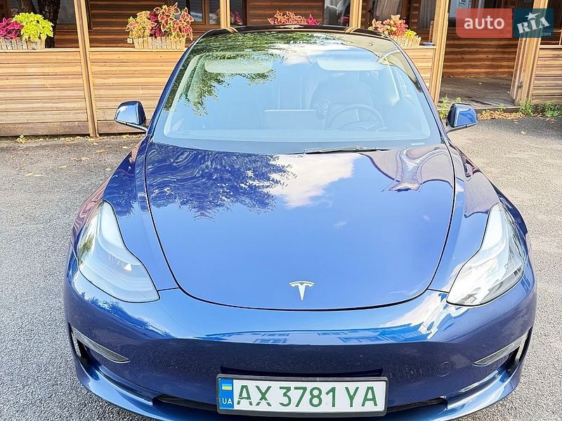 Седан Tesla Model 3 2023 в Харькове