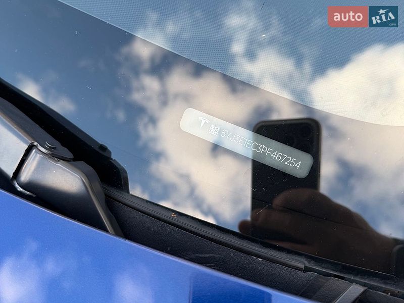 Седан Tesla Model 3 2023 в Харькове